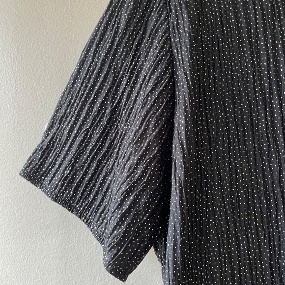 Erena Plus Sz 2X Black Pullover Shiny Blouse Textured Short Sleeves Side Slits - Picture 3 of 8